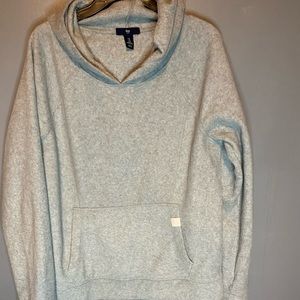 Gap sweater